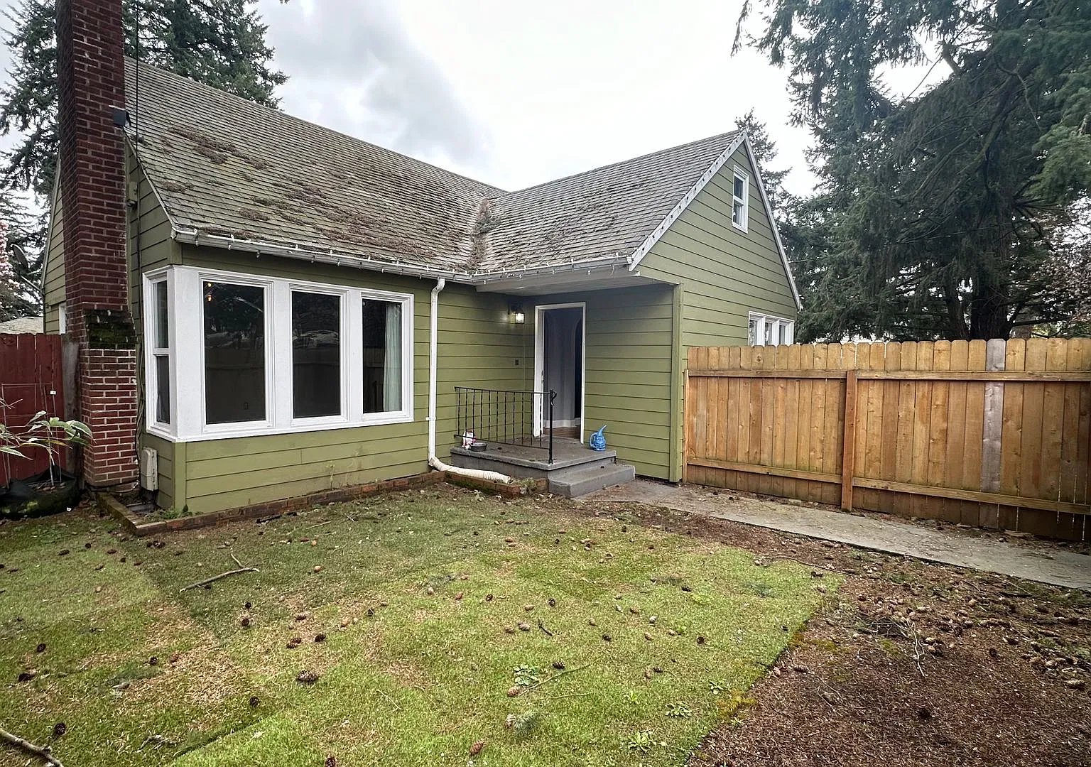Portland Original Bungalow! Hardwoods, Large yard, Pets OK! Walkthrough video — Photo 1