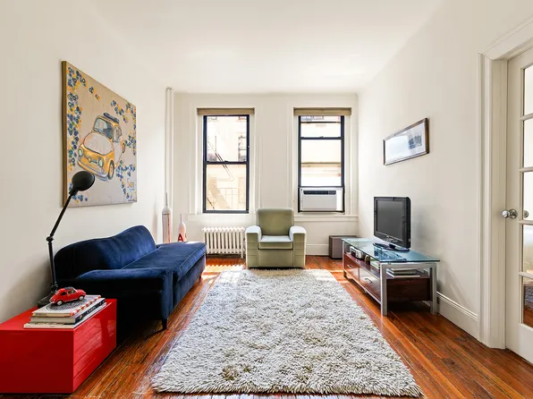 131 Thompson Street image 1 of 4