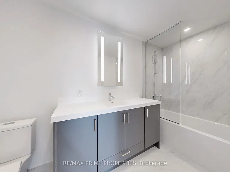 30 Inn On The Park Dr #2401 — Photo 8
