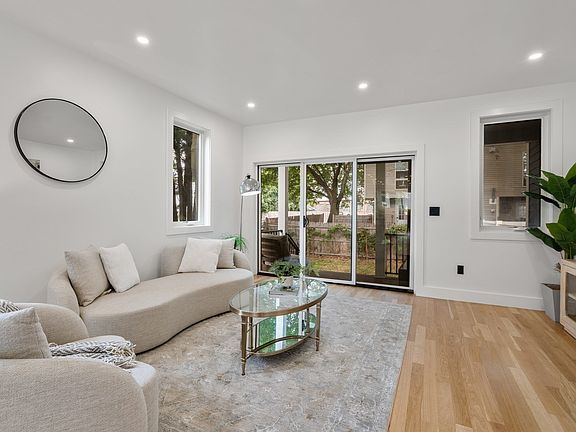 4th image of 21 Keith St #2