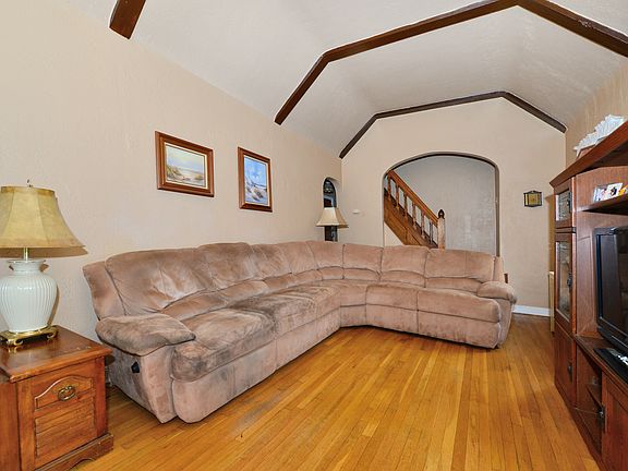 5th image of 4822 212th St