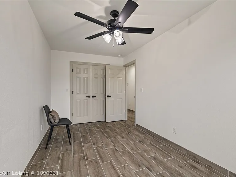 10415 A & B Preston Ct — Photo 17