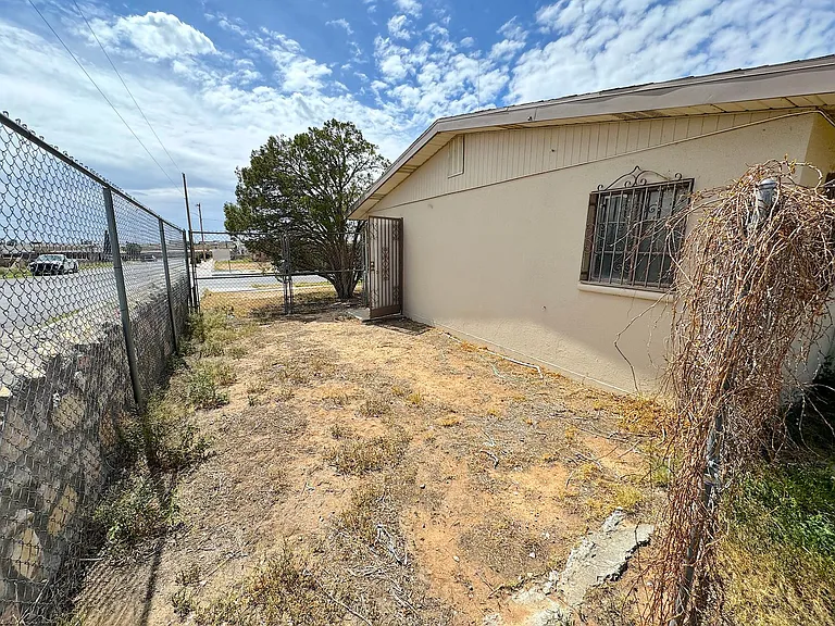 4117 Volcanic Ave — Photo 20