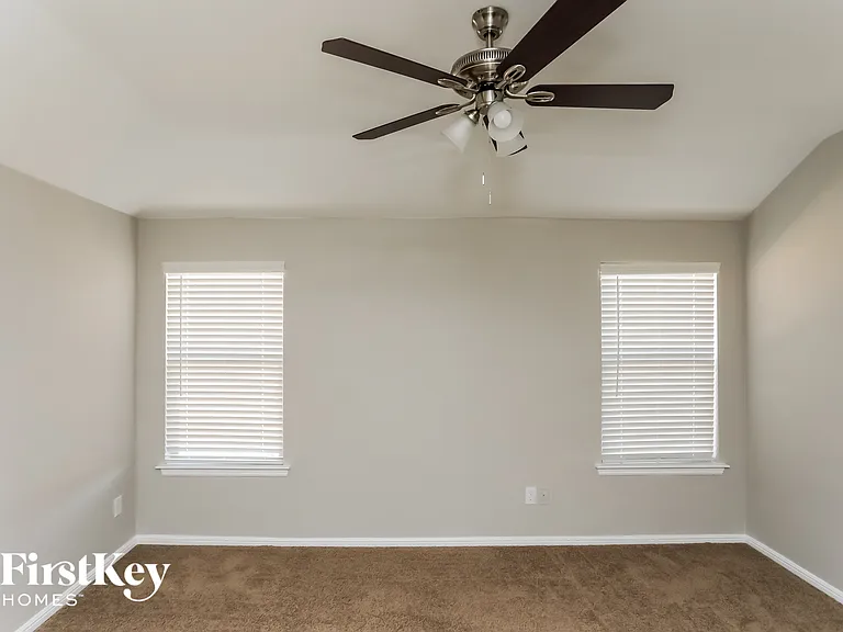 853 Wylie St — Photo 2