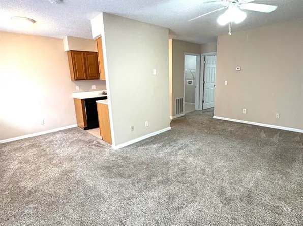 605 Old Creal Springs Rd, Marion, IL 62959
