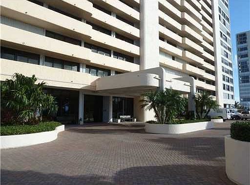 Home For Sale In Stratford Arms