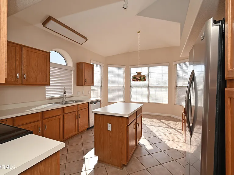 5730 E Gelding Dr — Photo 8
