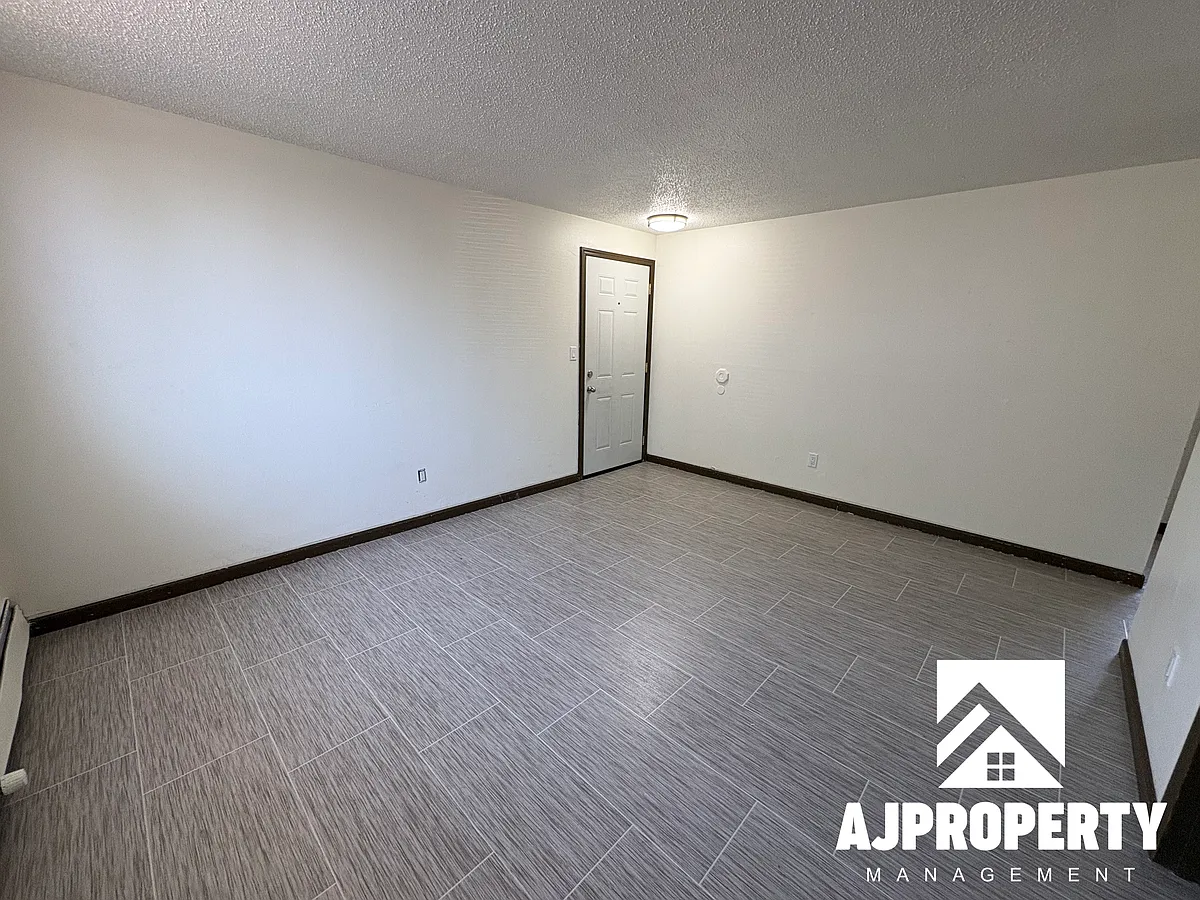 Building Photo - 110 W 43rd St #4