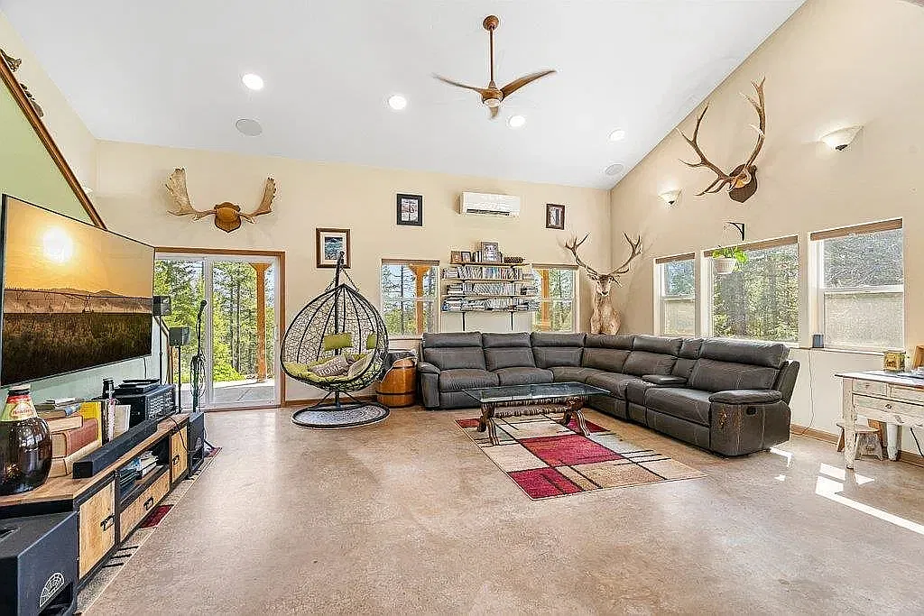 3261 C Lane Mountain Way - 1 — Photo 2