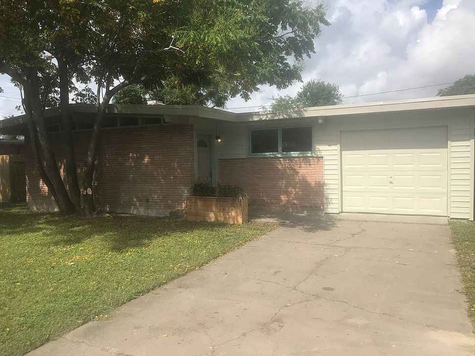 2nd image of 4829 Urban St