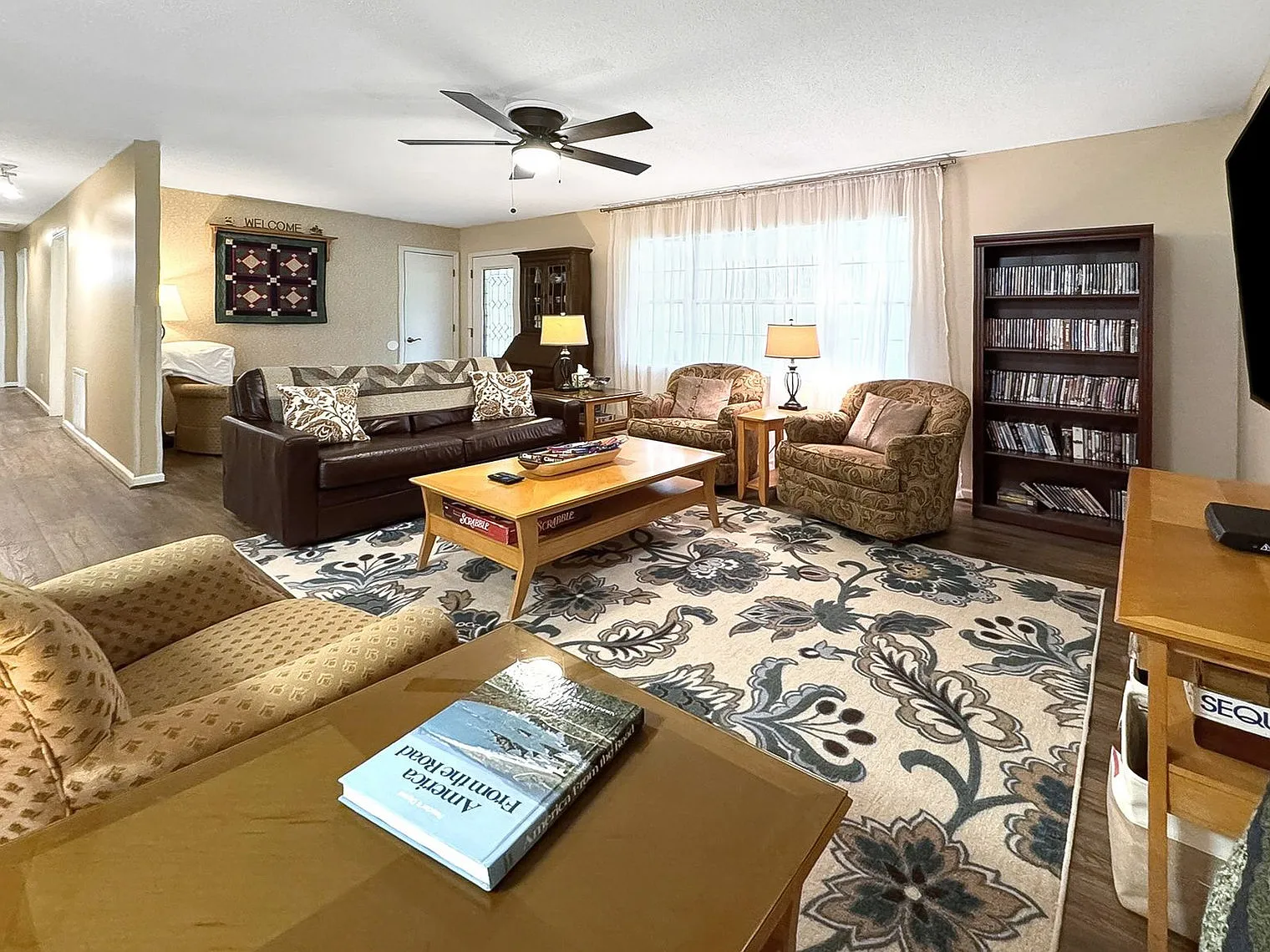 4 bed, 2.5 bath, 1689 sqft, $4,743 — Photo 1