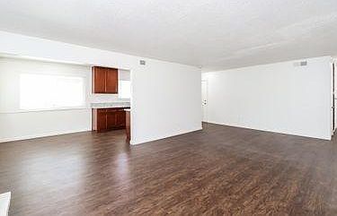 1st image of 17806 Detroit Blvd