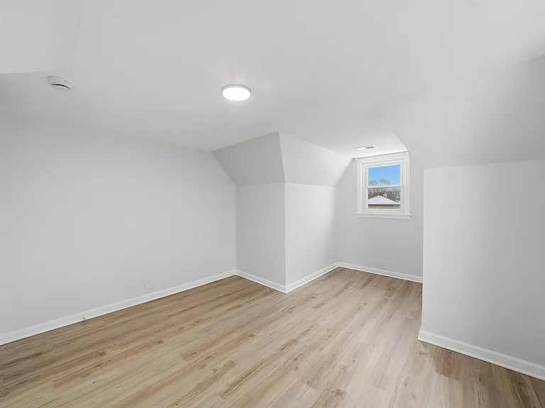 6640 W Foster Ave #2 — Photo 11