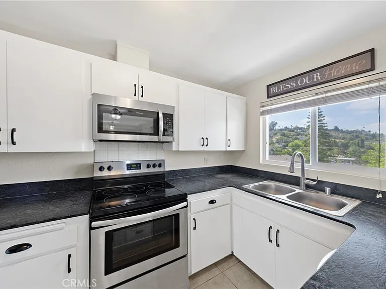 806 E 4th Ave — Photo 10