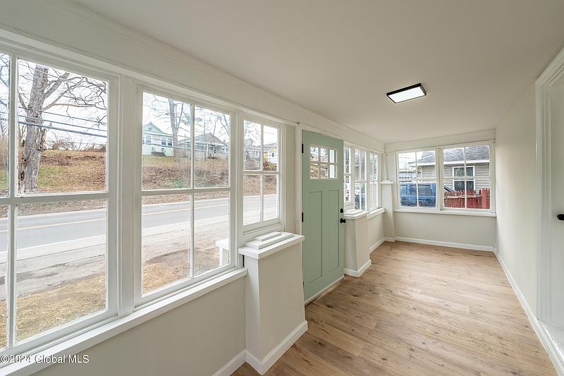 3rd image of 2851 Broadway