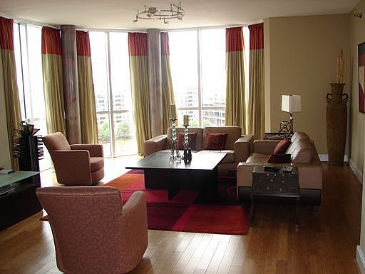 Elegantly Decorated by Upscale Designer w/ A Wall Of Windows