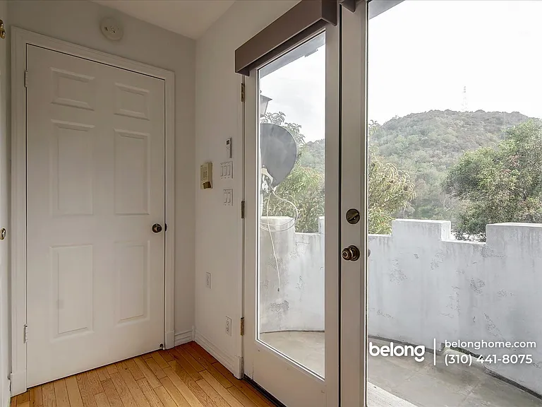 8527 Wonderland Ave — Photo 32
