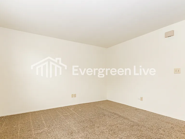 8047 Mount Aetna St — Photo 3