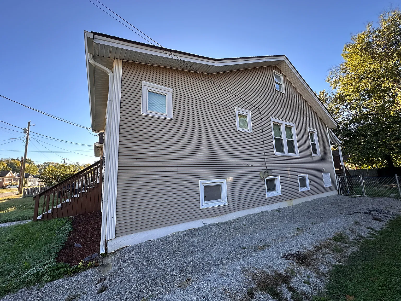 4 bed, 1172 sqft, $1,800 — Photo 1