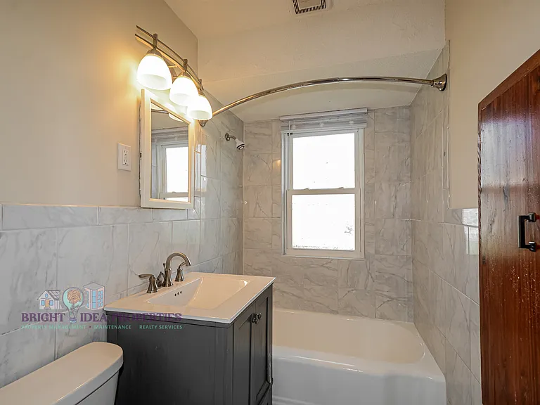 3315 James Ave N — Photo 8