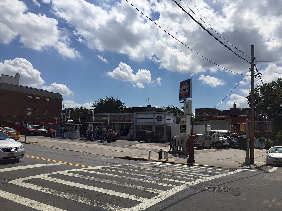 1st image of 2102 21st Ave