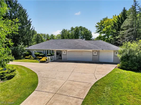 13635 Fox Hills Dr, Novelty, OH 44072
