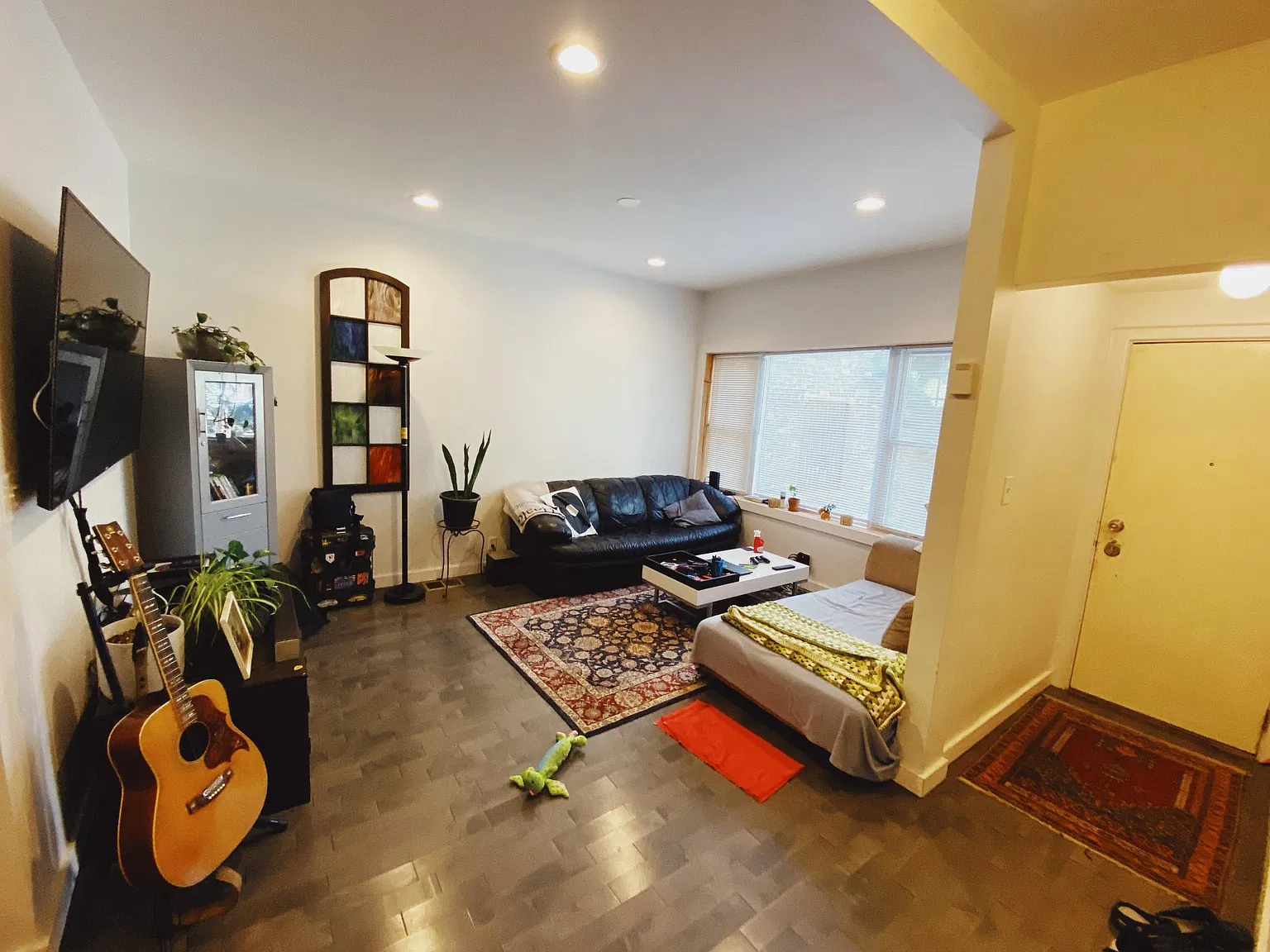 2919 W Belmont Ave — Photo 4