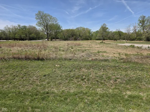 1007 N Riley Hwy, Shelbyville, IN 46176