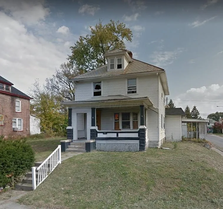 176 Midland Ave photo 1