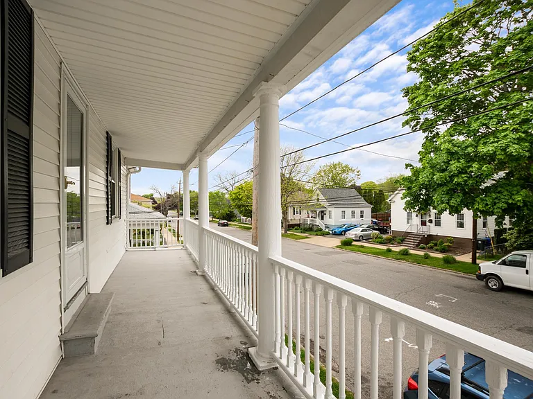 629 Wood St — Photo 3