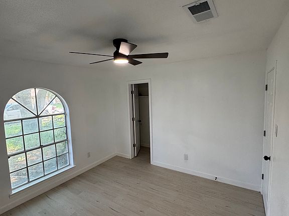 4th image of 1003 Randa St