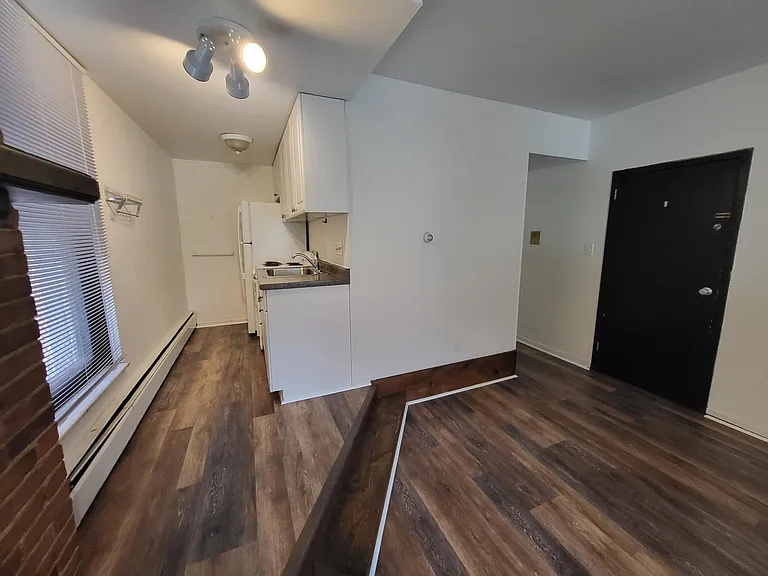 331 Amber St — Photo 5