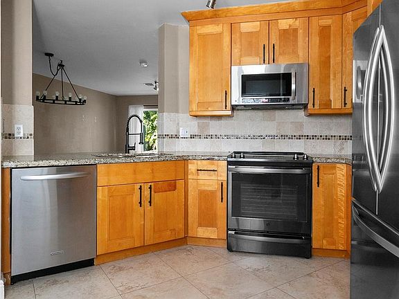 4th image of 1431 SW 48th Terrace #1431