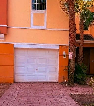 2nd image of 779 Pipers Cay Dr #104