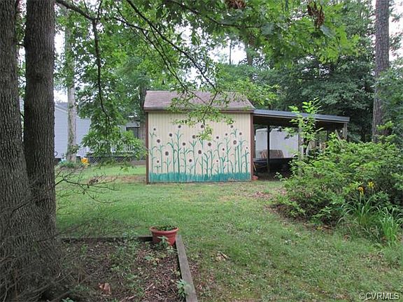 3rd image of 405 Evanrude Ln