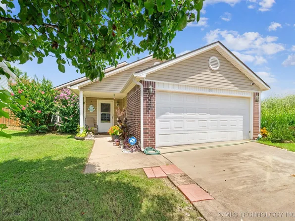 93 W Fairlane Pl, Sapulpa, OK 74066