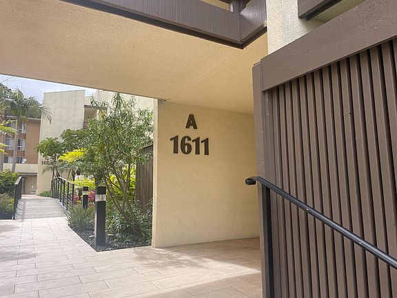 5th image of 1611 Hotel Cir S #204