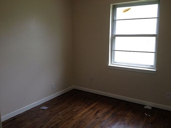 4th image of 1204 E Alan Ave