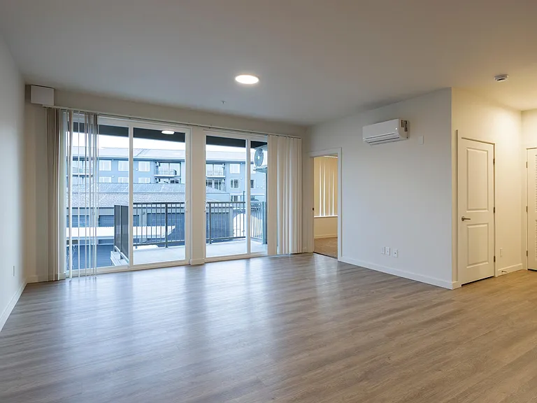 Magnesium Village Apartments — Photo 58