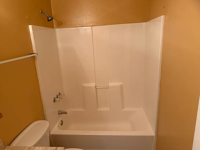 412 Dubarry St — Photo 12