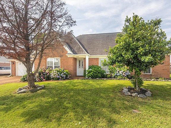 2nd image of 6123 English Ivy Dr