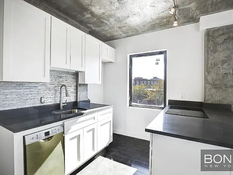1202 Astoria Blvd #4B — Photo 1