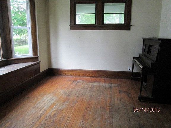 3rd image of 136 Columbia Ave