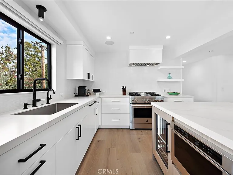 322 1/2 Iris Ave — Photo 14