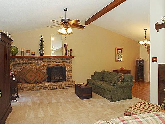 2nd image of 506 Mack Dr