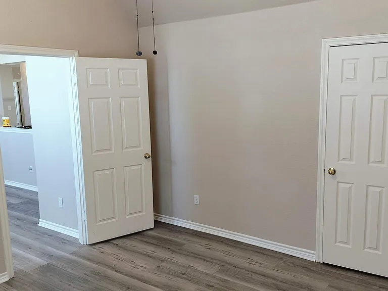 8001 Case Dr — Photo 82