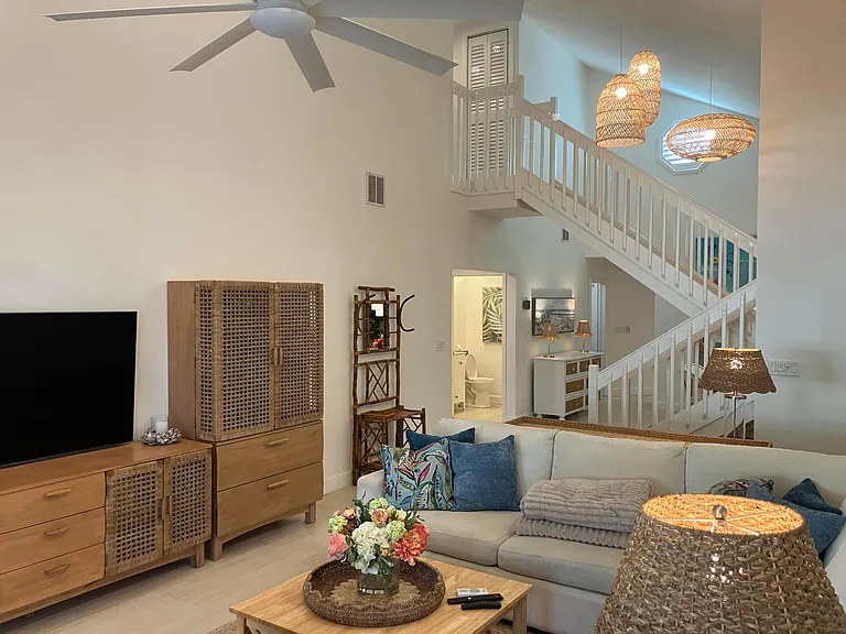 333 Pelican Way — Photo 3
