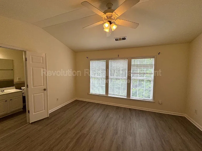 1007 Whittington Way — Photo 8