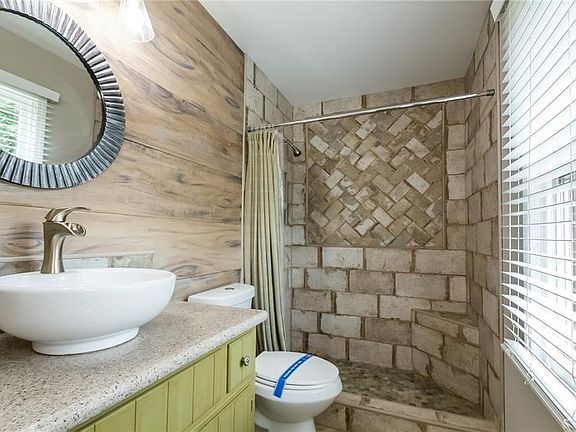 4th image of 422 Johannah Pl