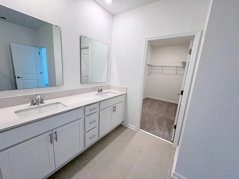 790 Rivington Ave — Photo 16